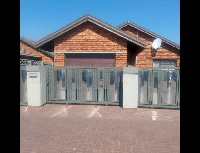 3 BEDROOM PROPERTY TO RENT IN NGUNI SECTION